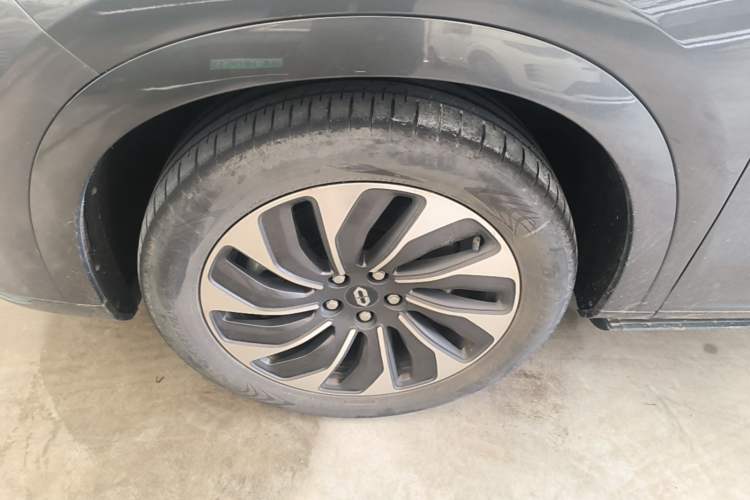 Used Hima AITO M7 2024 1.5T Rear-Drive Plus Version 6 Seats Left Front Wheel Hub