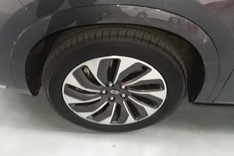 Used Hima AITO M7 2024 1.5T Intelligent Driving 4WD Max Edition 5 Seats Left Front Wheel Hub