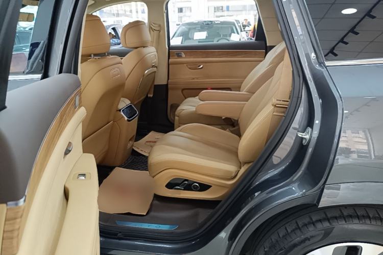 Used Hima AITO M7 2024 1.5T Intelligent Driving Rear-Drive Max Edition 6 Seats Left Rear Seat