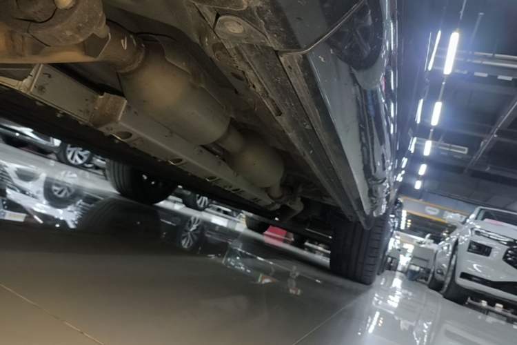 Used Hima AITO M7 2024 1.5T Rear-Drive Plus Version 5 Seats Left Side Sill
