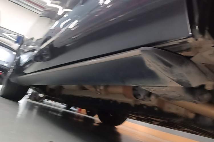 Used Hima AITO M7 2024 1.5T Rear-Drive Plus Version 5 Seats Left Side Sill