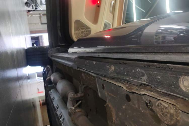 Used Hima AITO M7 2024 1.5T Rear-Drive Plus Version 5 Seats Left Side Sill