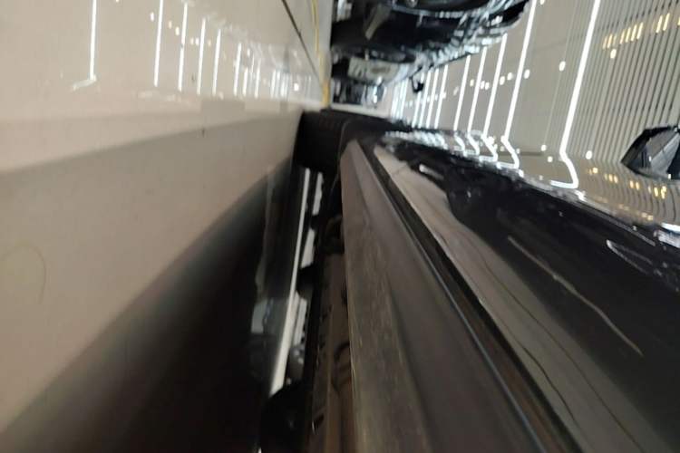 Used Hima AITO M7 2024 1.5T Rear-Drive Plus Version 5 Seats Left Side Sill