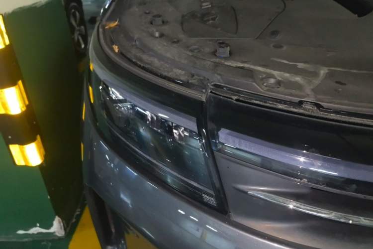 Used Hima AITO M7 2024 1.5T Intelligent Drive Rear-Drive Ultra Version 5 Seats Right Front Headlight