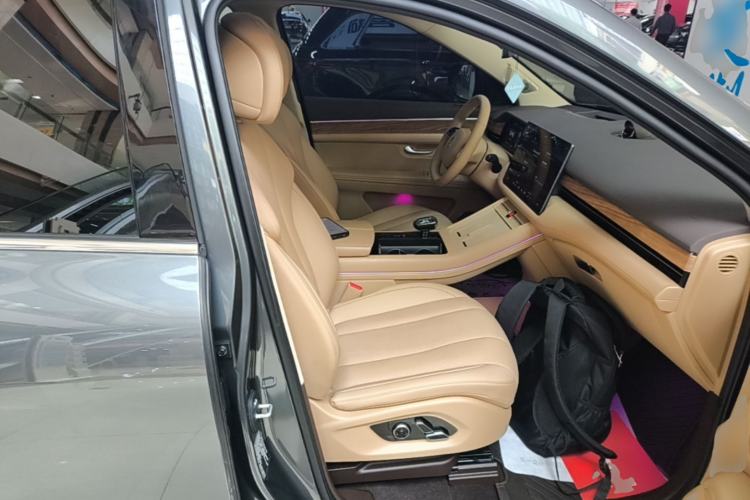 Used Hima AITO M7 2024 1.5T Intelligent Driving Rear-Drive Pro Version 5 Seats Right Front Seat