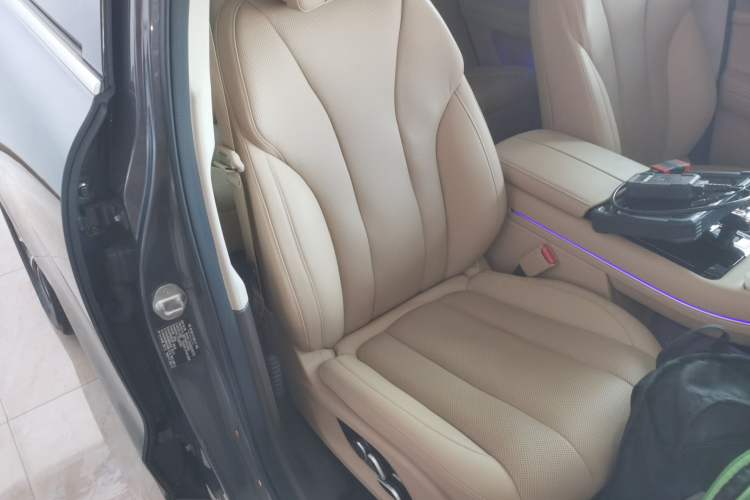 Used Hima AITO M7 2024 1.5T Rear-Drive Plus Version 5 Seats Right Front Seat
