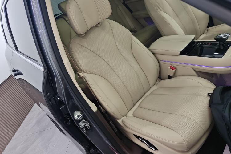 Used Hima AITO M7 2024 1.5T Rear-Drive Plus Version 5 Seats Right Front Seat