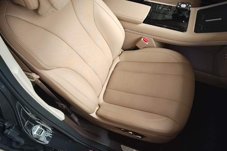 Used Hima AITO M7 2024 1.5T Intelligent Driving Rear-Drive Ultra Version 6 Seats Right Front Seat