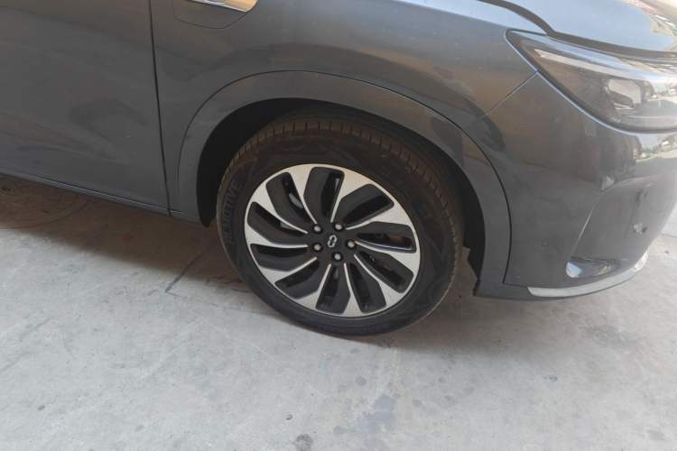 Used Hima AITO M7 2024 1.5T Intelligent Drive 4x4 Max Edition 6 Seats Right Front Wheel Hub