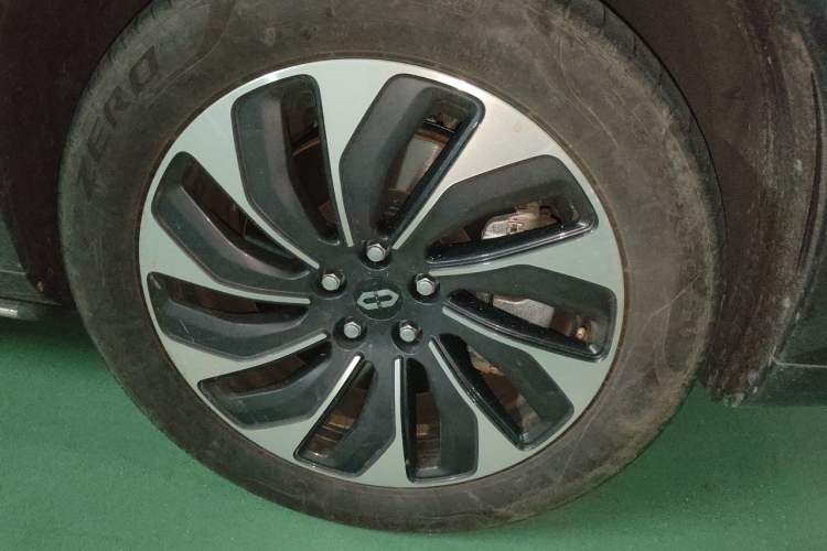Used Hima AITO M7 2024 1.5T Intelligent Driving Rear-Drive Max Edition 5 Seats Right Front Wheel Hub