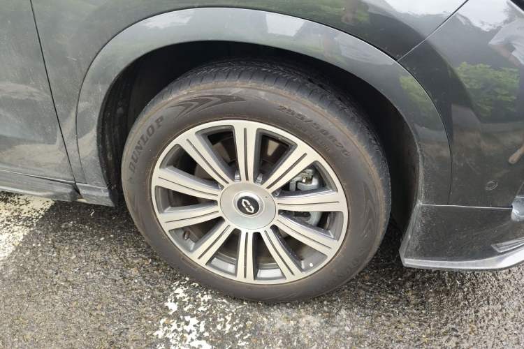 Used Hima AITO M7 2024 1.5T Intelligent Driving Rear-Drive Max Edition 5 Seats Right Front Wheel Hub