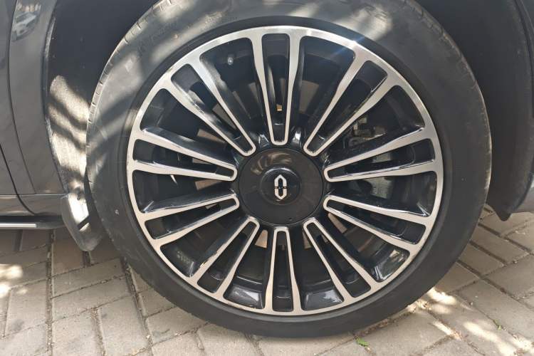 Used Hima AITO M7 2024 1.5T Four-Wheel Drive Plus Version 5 Seats Right Front Wheel Hub
