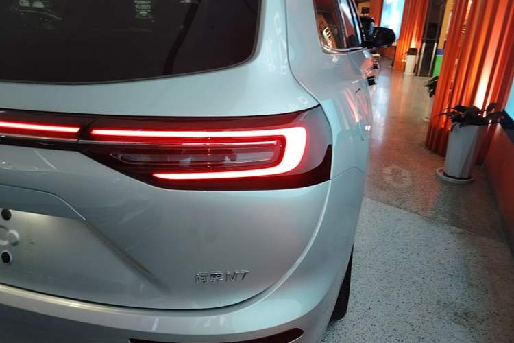 Used Hima AITO M7 2024 1.5T Intelligent Drive Rear-Drive Ultra Version 5 Seats Right Rear Taillight