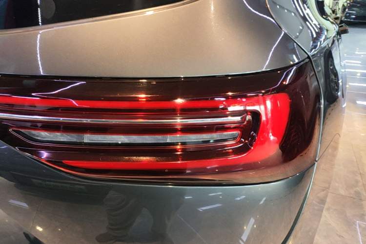Used Hima AITO M7 2024 1.5T Intelligent Driving Rear-Drive Max Edition 5 Seats Right Rear Taillight