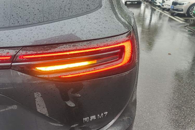 Used Hima AITO M7 2024 1.5T Intelligent Drive 4WD Ultra Version 5 Seats Right Rear Taillight