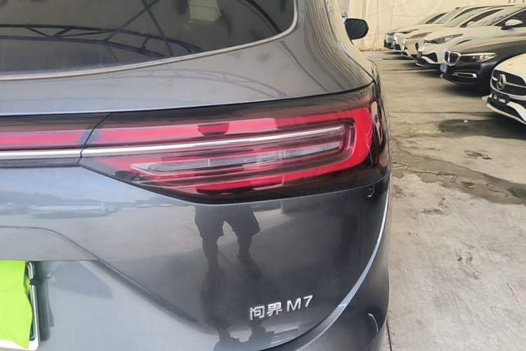 Used Hima AITO M7 2024 1.5T Rear-Drive Plus Version 6 Seats Right Rear Taillight