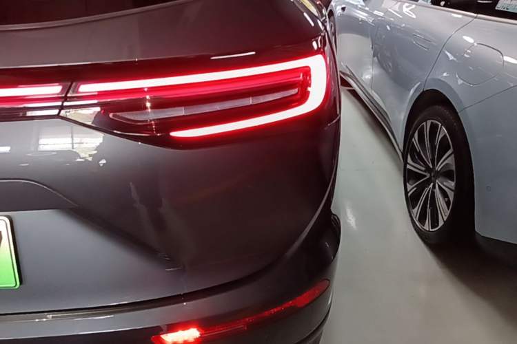 Used Hima AITO M7 2024 1.5T Intelligent Driving Rear-Drive Max Edition 5 Seats Right Rear Taillight