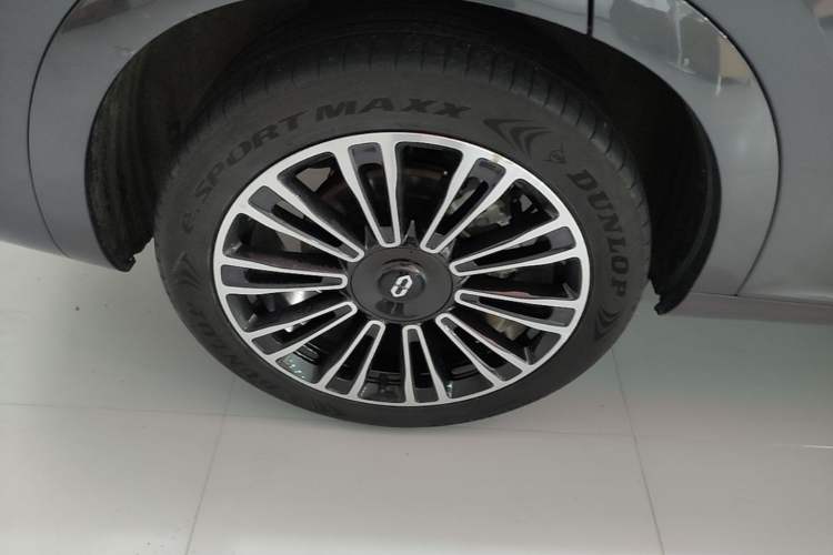 Used Hima AITO M7 2024 1.5T Four-Wheel Drive Plus Version 5 Seats Right Rear Wheel Hub