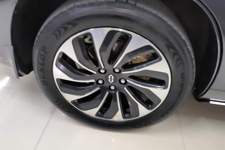 Used Hima AITO M7 2024 1.5T Intelligent Drive 4x4 Max Edition 6 Seats Right Rear Wheel Hub