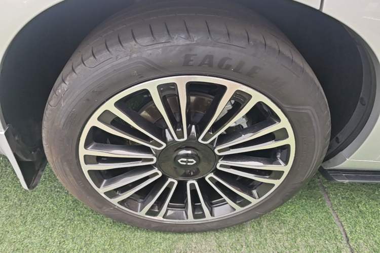 Used Hima AITO M7 2024 1.5T Intelligent Driving 4WD Max Edition 5 Seats Right Rear Wheel Hub