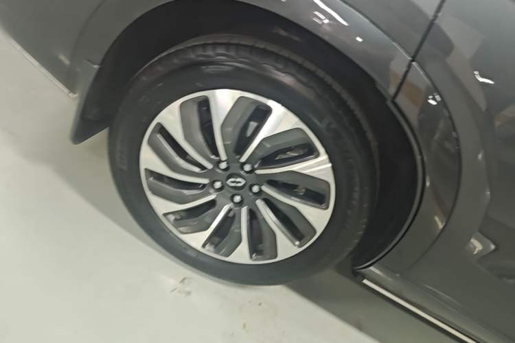 Used Hima AITO M7 2024 1.5T Intelligent Driving 4WD Max Edition 5 Seats Right Rear Wheel Hub