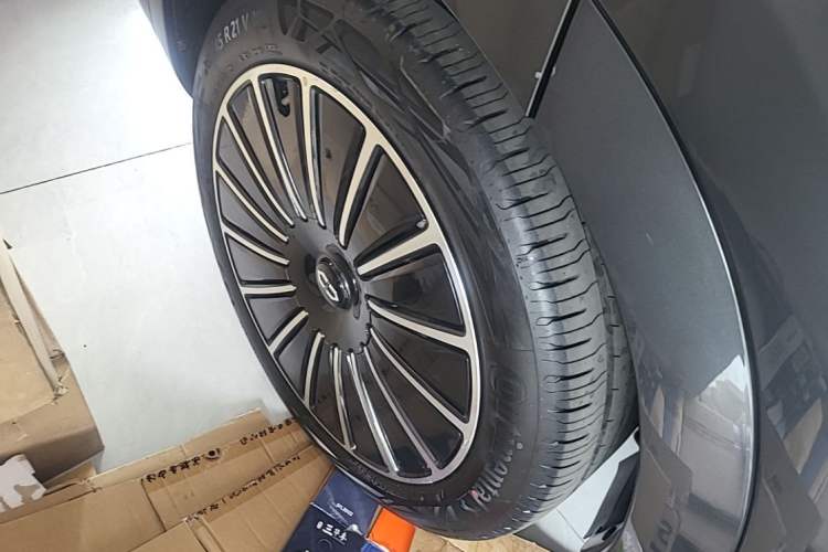 Used Hima AITO M7 2024 1.5T Intelligent Driving Rear-Drive Max Edition 5 Seats Right Rear Wheel Hub