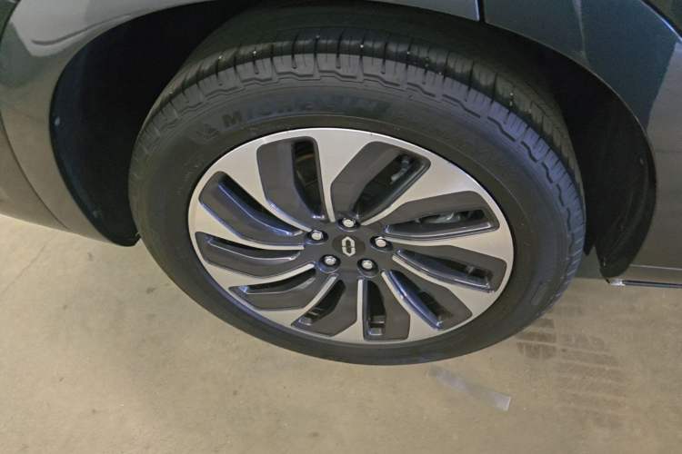 Used Hima AITO M7 2024 1.5T Intelligent Driving Rear-Drive Max Edition 5 Seats Right Rear Wheel Hub