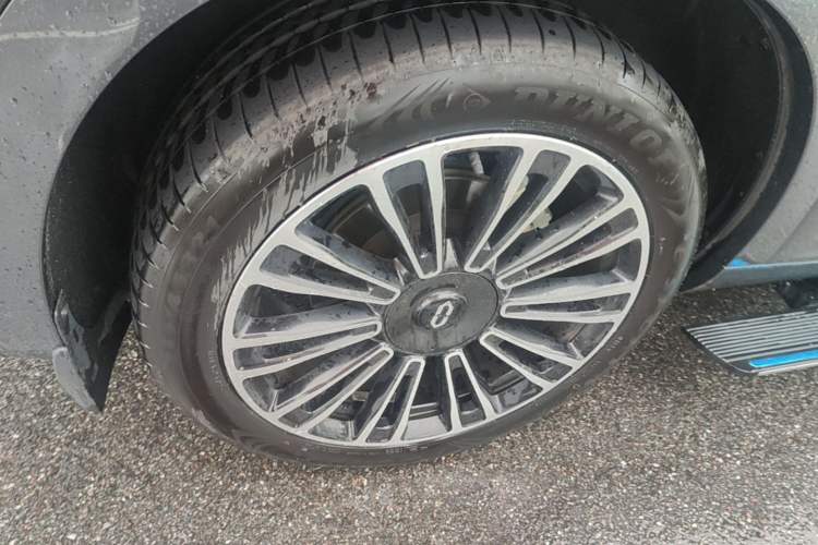 Used Hima AITO M7 2024 1.5T Intelligent Drive 4WD Ultra Version 5 Seats Right Rear Wheel Hub