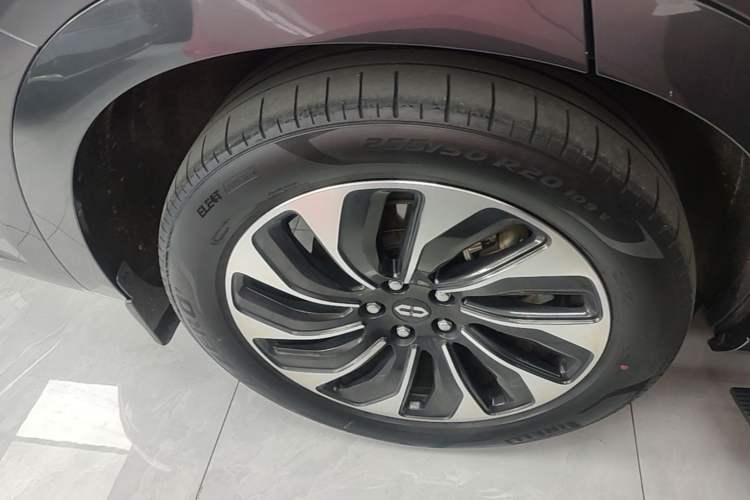 Used Hima AITO M7 2024 1.5T Intelligent Driving Rear-Drive Max Edition 6 Seats Right Rear Wheel Hub
