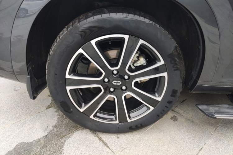 Used Hima AITO M7 2024 1.5T Intelligent Driving Rear-Drive Pro Version 5 Seats Right Rear Wheel Hub
