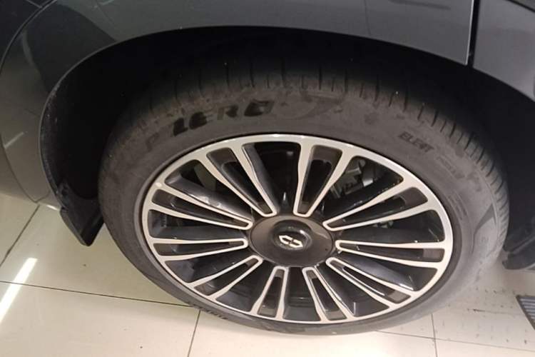 Used Hima AITO M7 2024 1.5T Intelligent Driving Rear-Drive Ultra Version 6 Seats Right Rear Wheel Hub