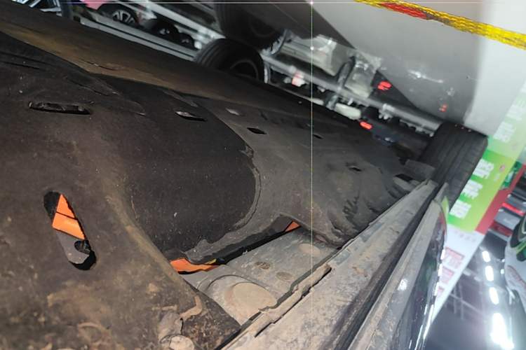 Used Hima AITO M7 2024 1.5T Rear-Drive Plus Version 5 Seats Right Side Sill
