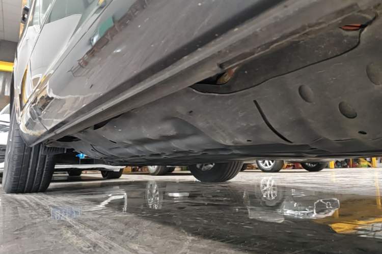 Used Hima AITO M7 2024 1.5T Rear-Drive Plus Version 5 Seats Right Side Sill