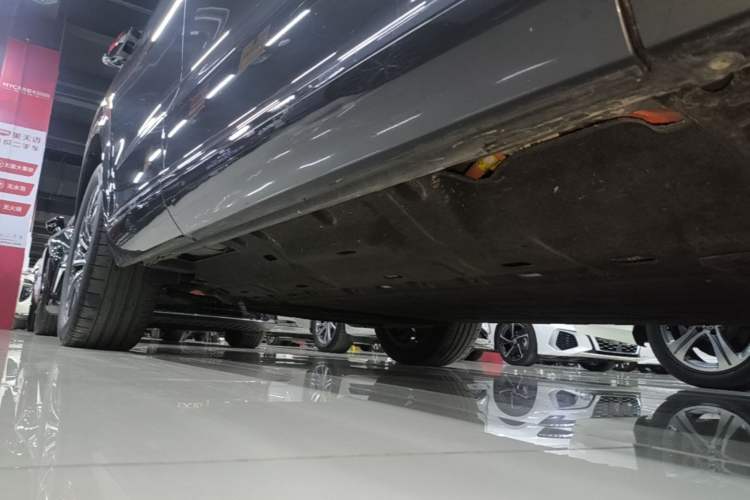 Used Hima AITO M7 2024 1.5T Rear-Drive Plus Version 5 Seats Right Side Sill