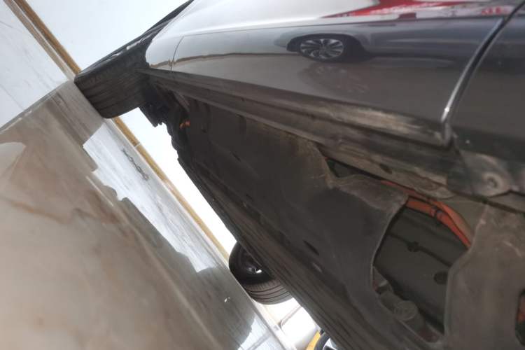 Used Hima AITO M7 2024 1.5T Rear-Drive Plus Version 5 Seats Right Side Sill