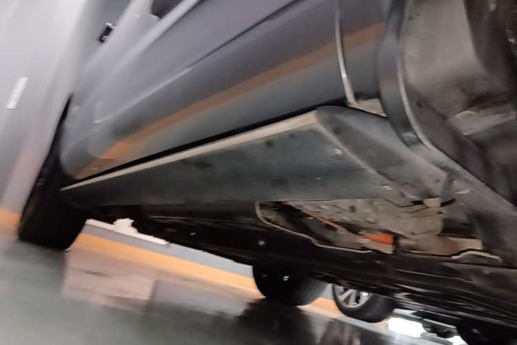 Used Hima AITO M7 2024 1.5T Rear-Drive Plus Version 5 Seats Right Side Sill