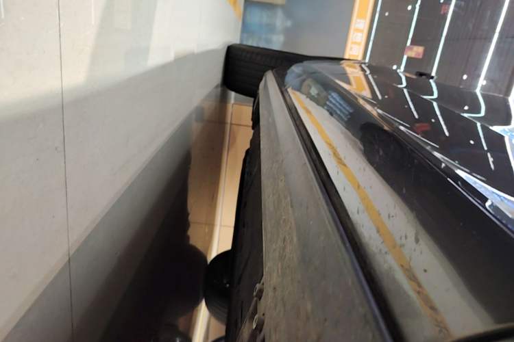Used Hima AITO M7 2024 1.5T Rear-Drive Plus Version 5 Seats Right Side Sill