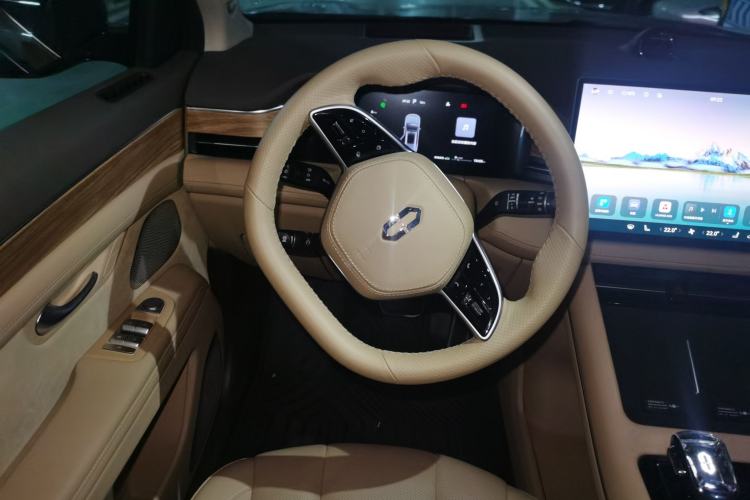 Used Hima AITO M7 2024 1.5T Intelligent Driving Rear-Drive Ultra Version 6 Seats Steering Wheel