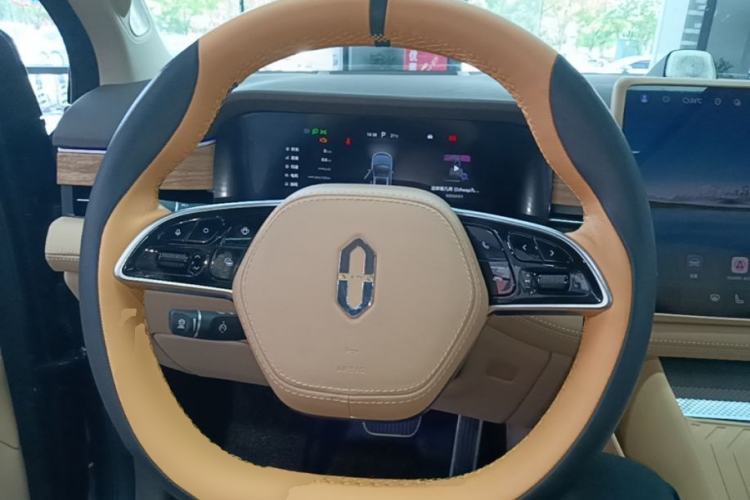 Used Hima AITO M7 2024 1.5T Intelligent Driving 4WD Max Edition 5 Seats Steering Wheel