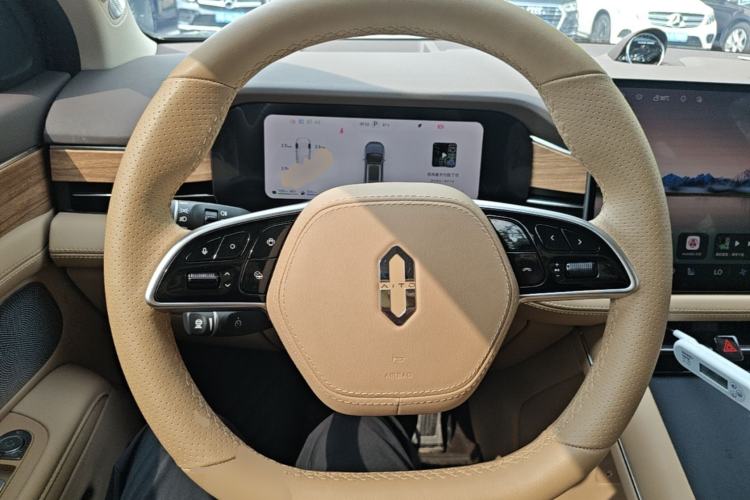 Used Hima AITO M7 2024 1.5T Intelligent Driving Rear-Drive Max Edition 5 Seats Steering Wheel
