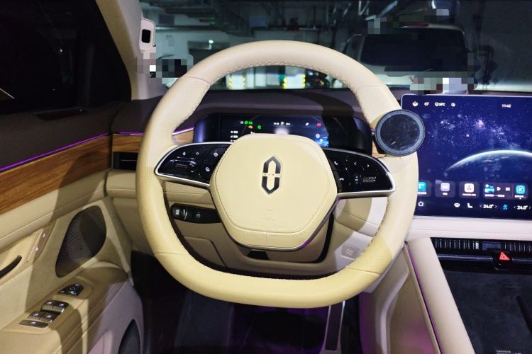 Used Hima AITO M7 2024 1.5T Intelligent Driving Rear-Drive Max Edition 6 Seats Steering Wheel