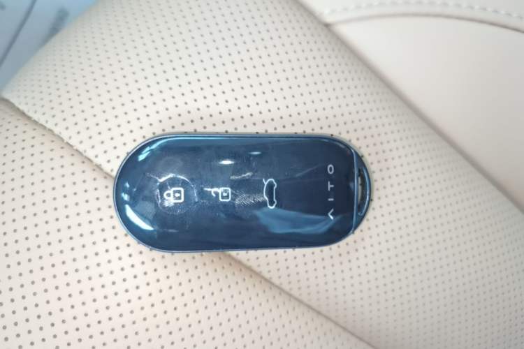 Used Hima AITO M7 2024 1.5T Rear-Drive Plus Version 5 Seats Vehicle Key