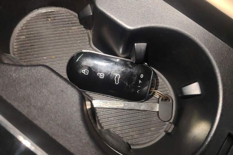 Used Hima AITO M7 2024 1.5T Rear-Drive Plus Version 5 Seats Vehicle Key