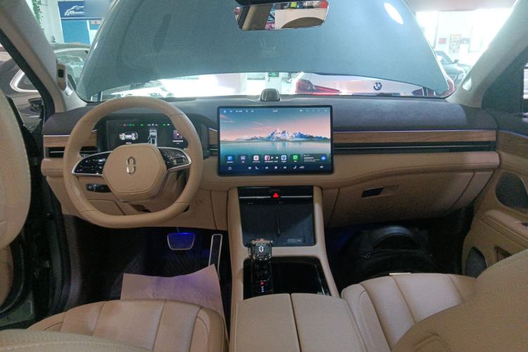 Used Hima AITO M7 2024 1.5T Intelligent Driving 4WD Max Edition 5 Seats Center Console