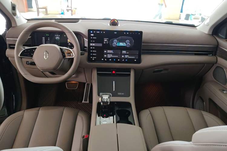 Used Hima AITO M7 2024 1.5T Intelligent Drive Rear-Drive Ultra Version 5 Seats Center Console