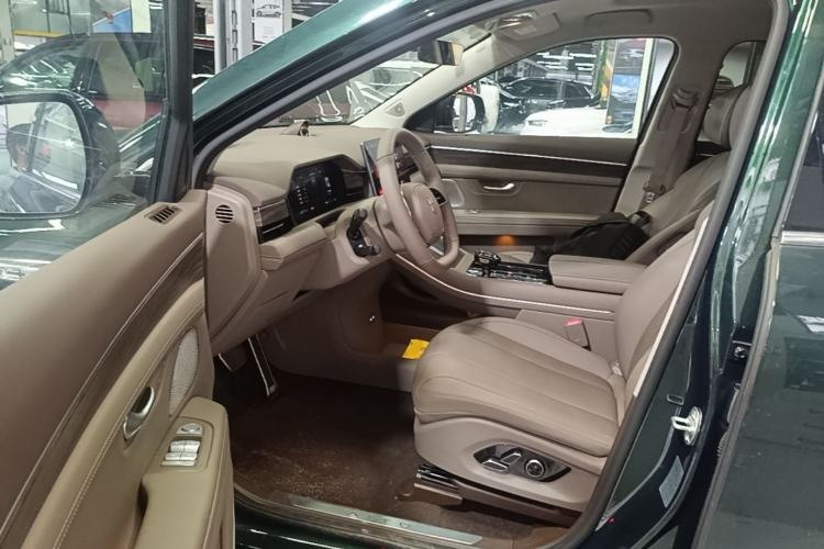 Used Hima AITO M7 2024 1.5T Intelligent Drive 4WD Ultra Version 5 Seats Driver Seat
