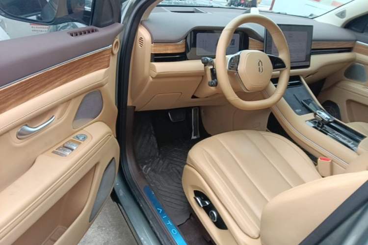 Used Hima AITO M7 2024 1.5T Rear-Drive Plus Version 5 Seats Driver Seat