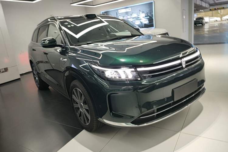 Used Hima AITO M7 2024 1.5T Intelligent Drive 4WD Ultra Version 5 Seats Front Right 45 Deg