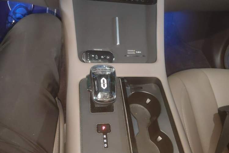 Used Hima AITO M7 2024 1.5T Intelligent Drive Rear-Drive Ultra Version 5 Seats Gear Lever