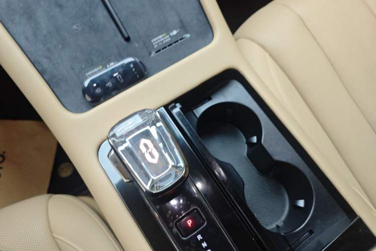 Used Hima AITO M7 2024 1.5T Intelligent Driving Rear-Drive Ultra Version 6 Seats Gear Lever